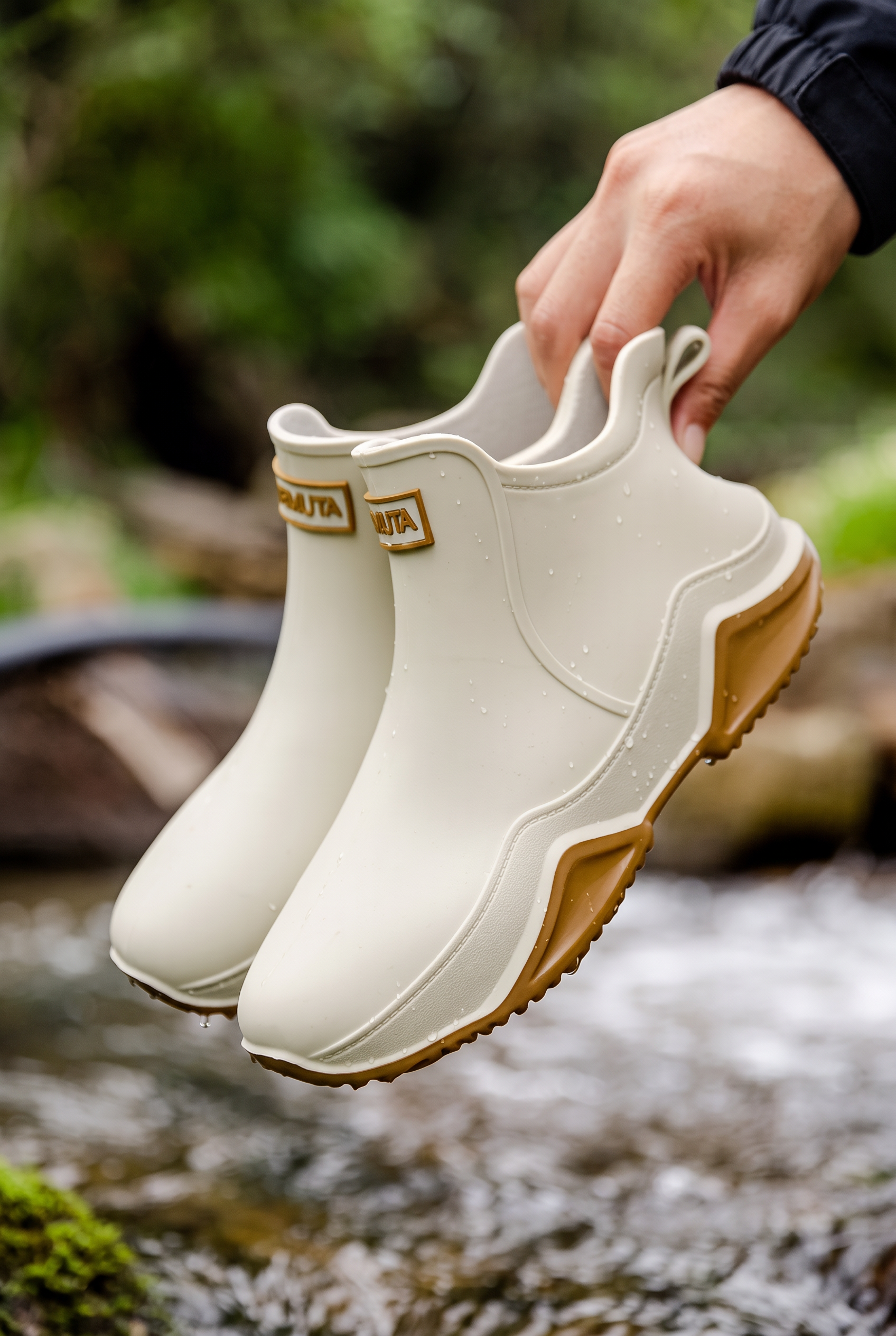 MICHAELA | WATERPROOF HIKING SHOES FOR WOMEN