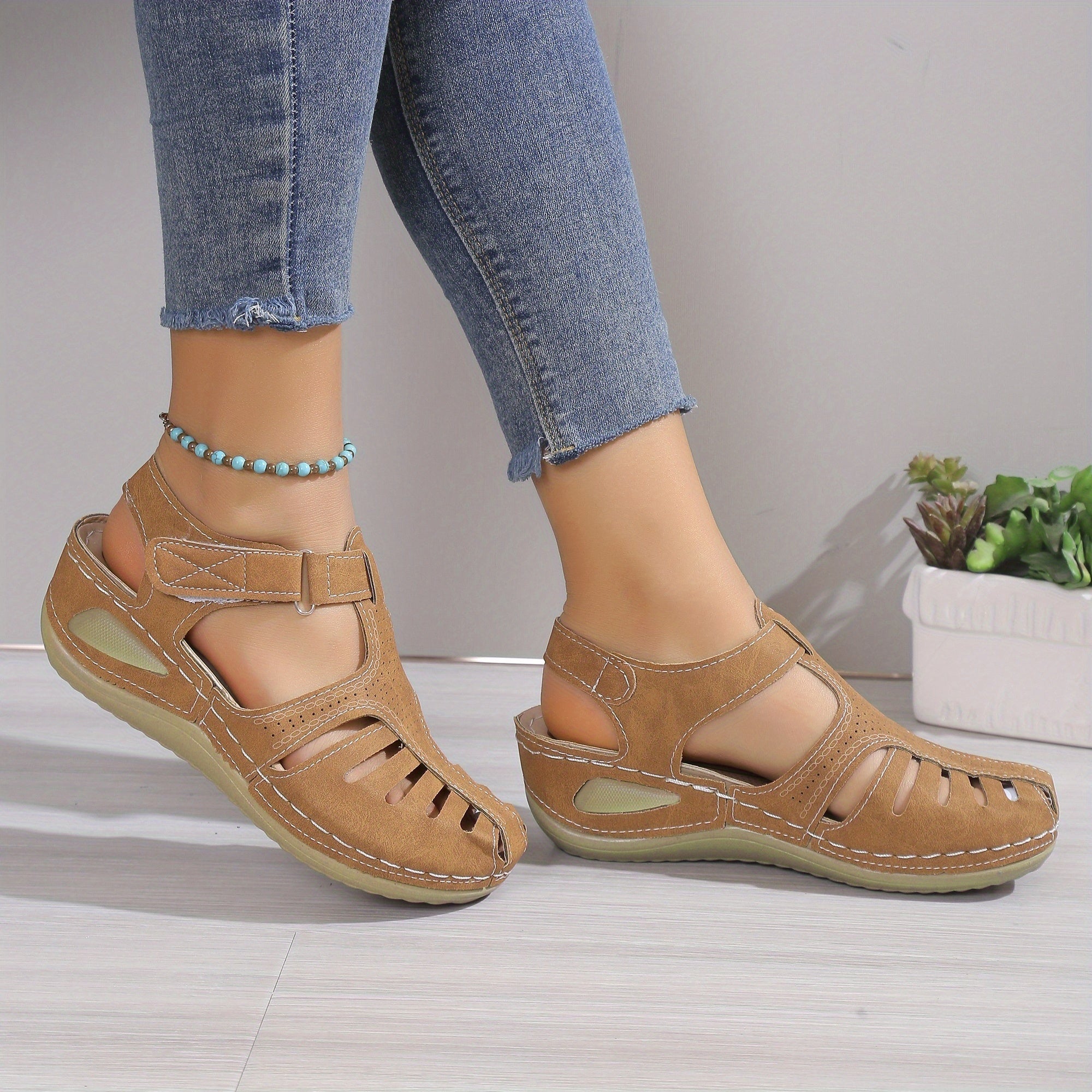 Loisa – Comfort Sandals with Gentle Lift