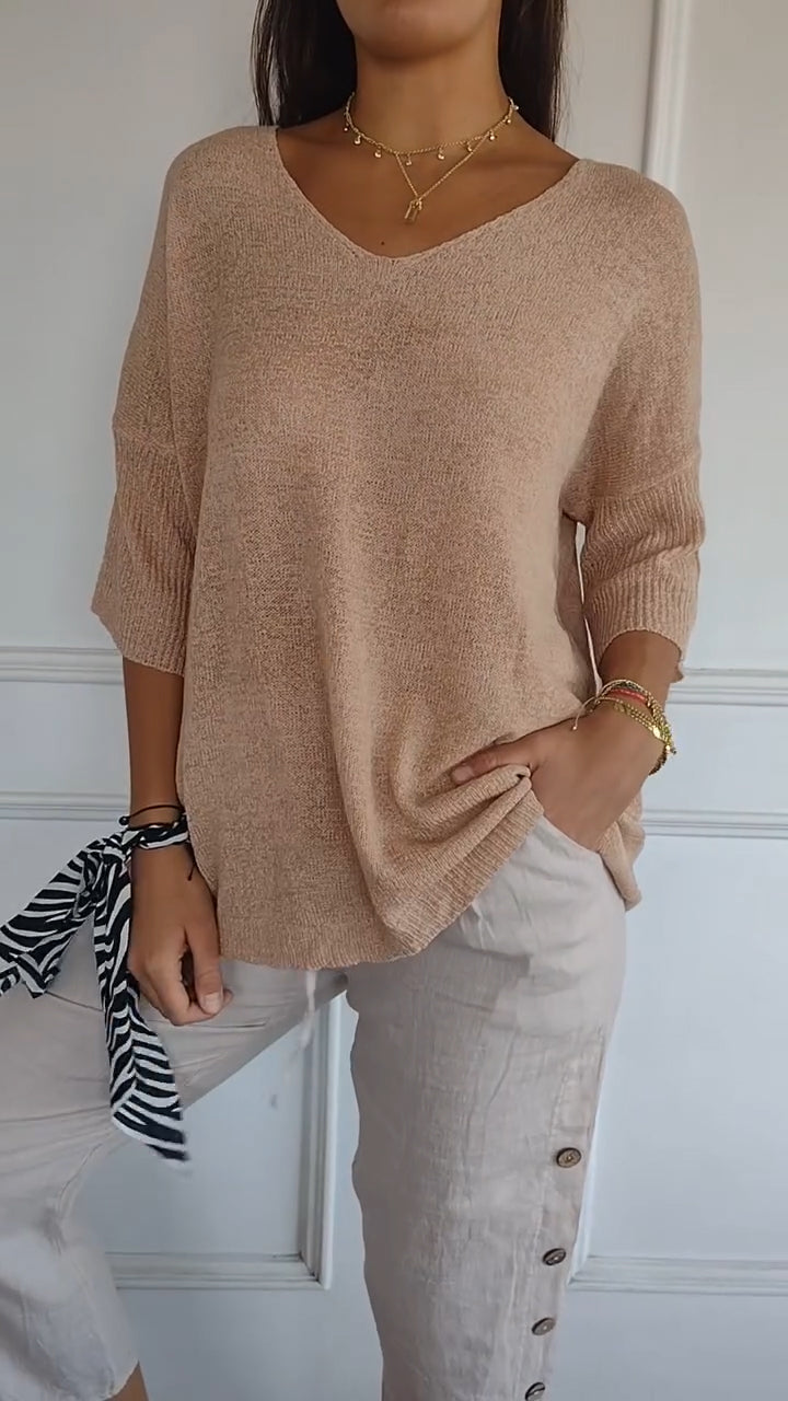 JILL – TIMELESS V-NECK TOP