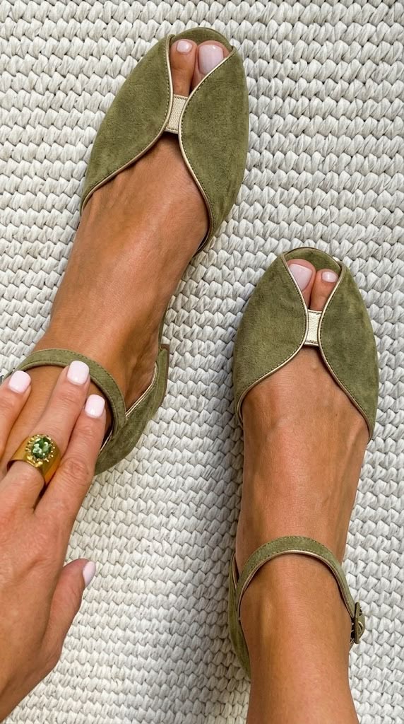 Olivia | Elegant Sandals in Sage Color